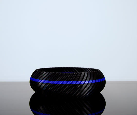 Schale Aluna von Wälder Create – modern-minimalistisches Design aus dem Bregenzerwald, 3D-gedruckt aus umweltfreundlichem PLA-Biokunststoff, ideal als Deko-Schale oder für kleine Alltagsgegenstände – erhältlich in der Linea Pure Farbkollektion oder Juppen Edition.