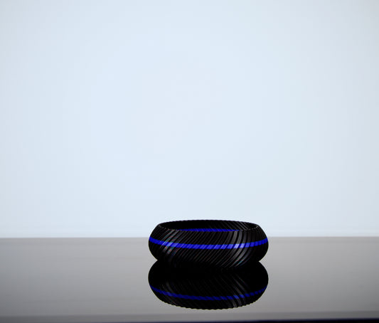Schale Aluna von Wälder Create – modern-minimalistisches Design aus dem Bregenzerwald, 3D-gedruckt aus umweltfreundlichem PLA-Biokunststoff, ideal als Deko-Schale oder für kleine Alltagsgegenstände – erhältlich in der Linea Pure Farbkollektion oder Juppen Edition.