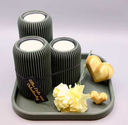 The Lume 3er Set Kerzenhalter in Tannengrün mit Herzdekoration