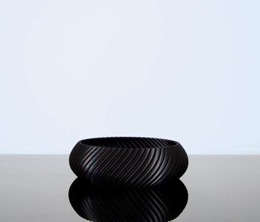Schale Aluna von Wälder Create – modern-minimalistisches Design aus dem Bregenzerwald, 3D-gedruckt aus umweltfreundlichem PLA-Biokunststoff, ideal als Deko-Schale oder für kleine Alltagsgegenstände – erhältlich in der Linea Pure Farbkollektion oder Juppen Edition. 