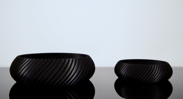 Schale Aluna von Wälder Create – modern-minimalistisches Design aus dem Bregenzerwald, 3D-gedruckt aus umweltfreundlichem PLA-Biokunststoff, ideal als Deko-Schale oder für kleine Alltagsgegenstände – erhältlich in der Linea Pure Farbkollektion oder Juppen Edition. 
