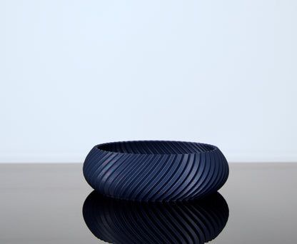 Schale Aluna von Wälder Create – modern-minimalistisches Design aus dem Bregenzerwald, 3D-gedruckt aus umweltfreundlichem PLA-Biokunststoff, ideal als Deko-Schale oder für kleine Alltagsgegenstände – erhältlich in der Linea Pure Farbkollektion oder Juppen Edition. 