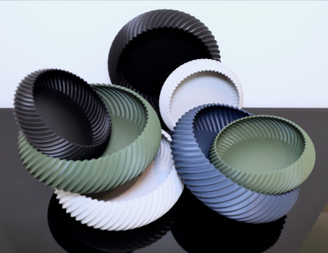 Schale Aluna von Wälder Create – modern-minimalistisches Design aus dem Bregenzerwald, 3D-gedruckt aus umweltfreundlichem PLA-Biokunststoff, ideal als Deko-Schale oder für kleine Alltagsgegenstände – erhältlich in der Linea Pure Farbkollektion oder Juppen Edition. 