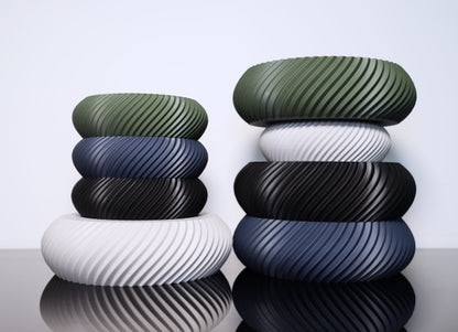 Schale Aluna von Wälder Create – modern-minimalistisches Design aus dem Bregenzerwald, 3D-gedruckt aus umweltfreundlichem PLA-Biokunststoff, ideal als Deko-Schale oder für kleine Alltagsgegenstände – erhältlich in der Linea Pure Farbkollektion oder Juppen Edition. 