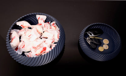 Schale Aluna von Wälder Create – modern-minimalistisches Design aus dem Bregenzerwald, 3D-gedruckt aus umweltfreundlichem PLA-Biokunststoff, ideal als Deko-Schale oder für kleine Alltagsgegenstände – erhältlich in der Linea Pure Farbkollektion oder Juppen Edition. 