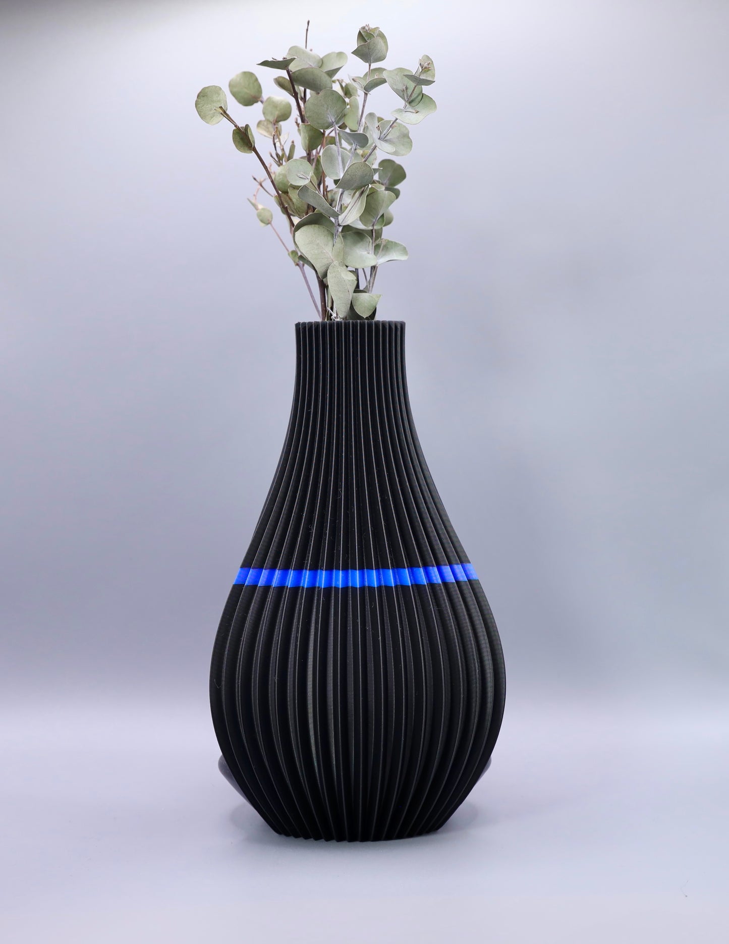 „Silena Vase als Design-Statement – minimalistische 3D-gedruckte Vase für einzelne Blume oder Duftstäbchen“