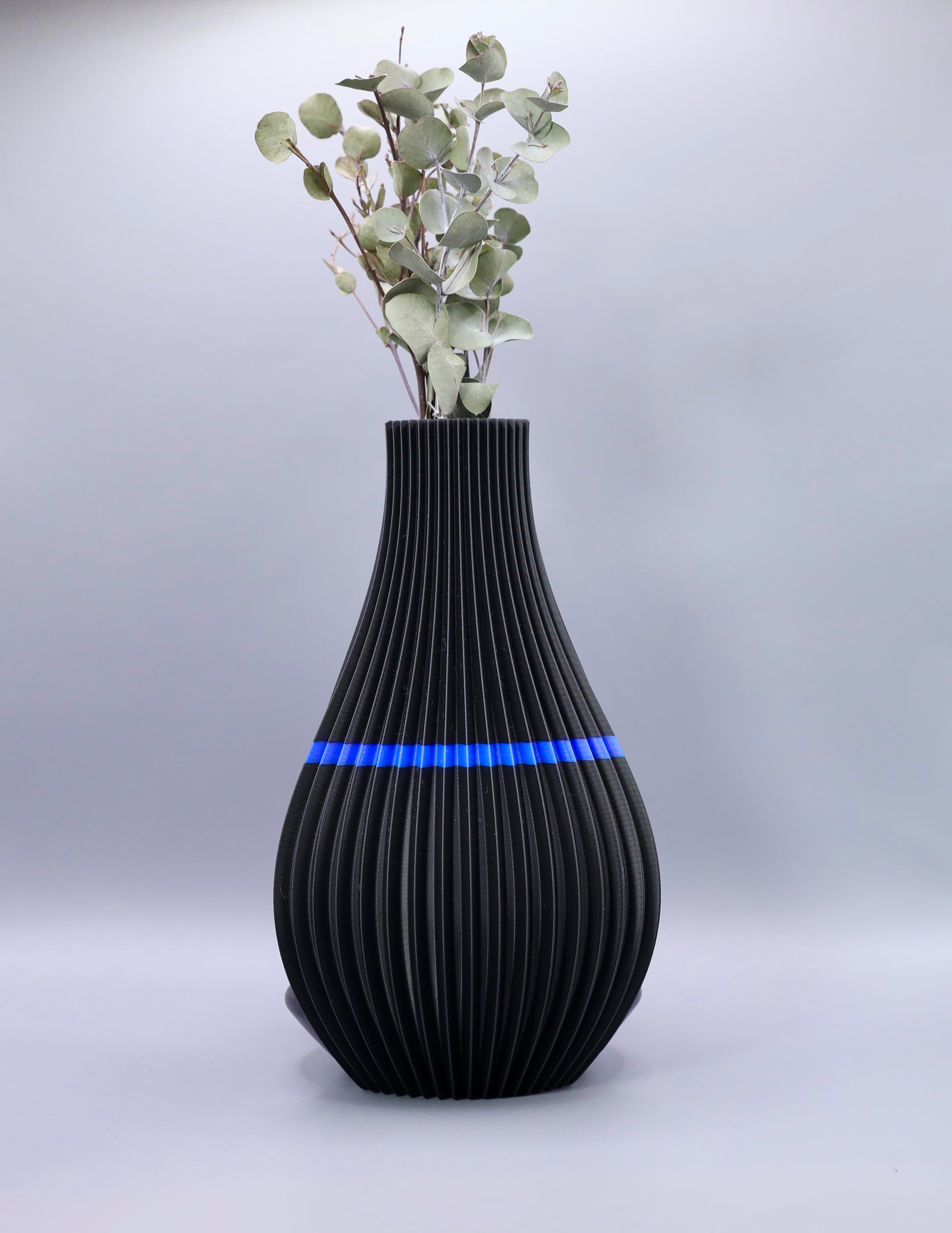 „Silena Vase als Design-Statement – minimalistische 3D-gedruckte Vase für einzelne Blume oder Duftstäbchen“