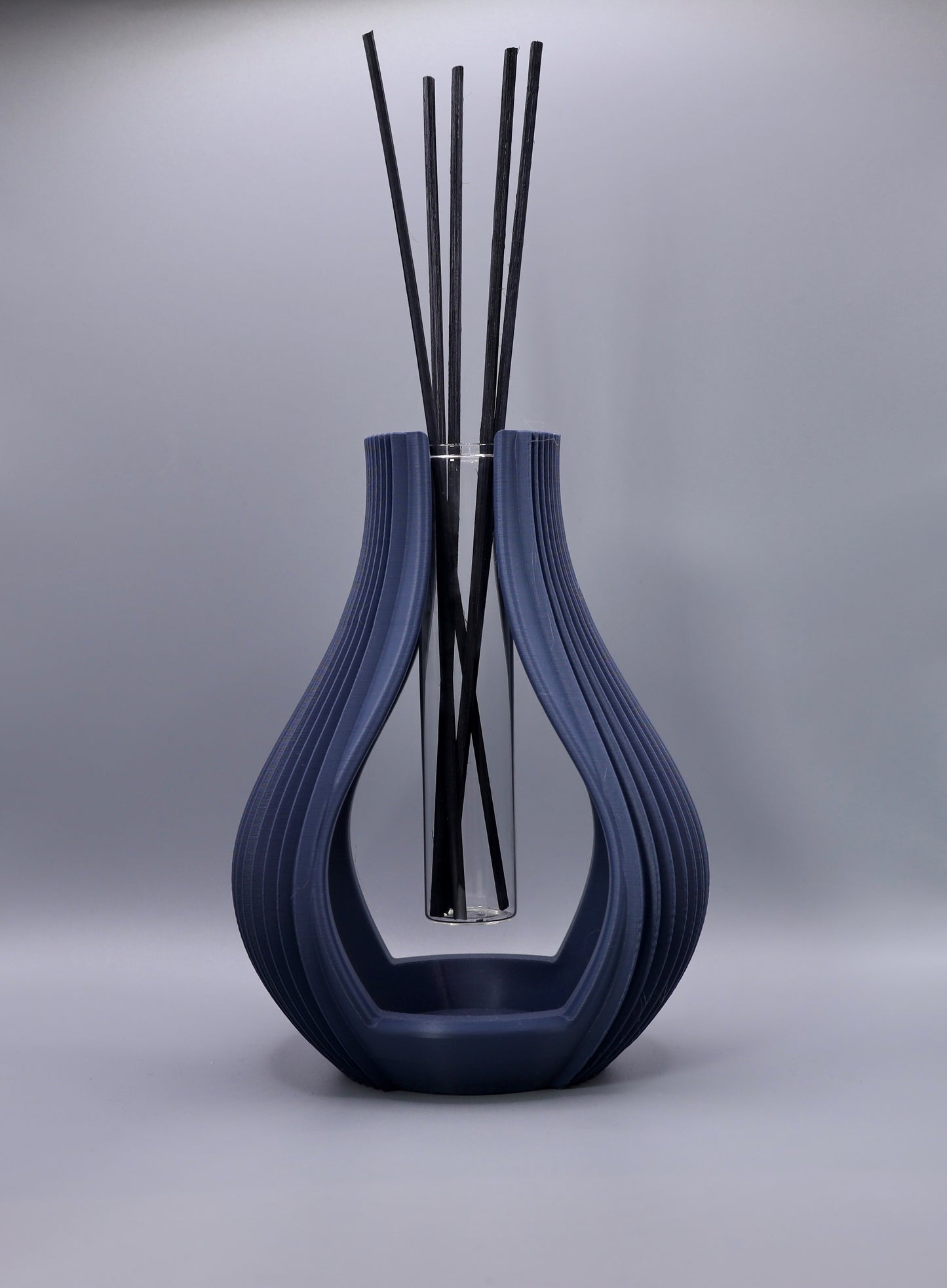 „Silena Vase als Design-Statement – minimalistische 3D-gedruckte Vase für einzelne Blume oder Duftstäbchen“
